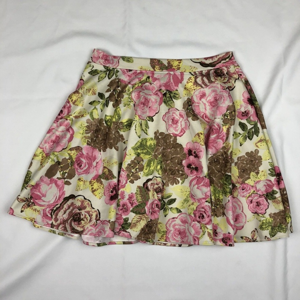 Jayvee Women's Large Floral Flare Skirt